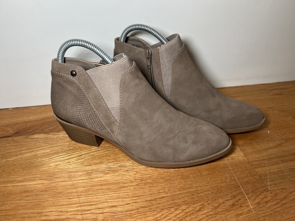 Simply Vera Vera Wang Boots Womens Size 8 Skylarksand Taupe Ankle Block Heel Zip